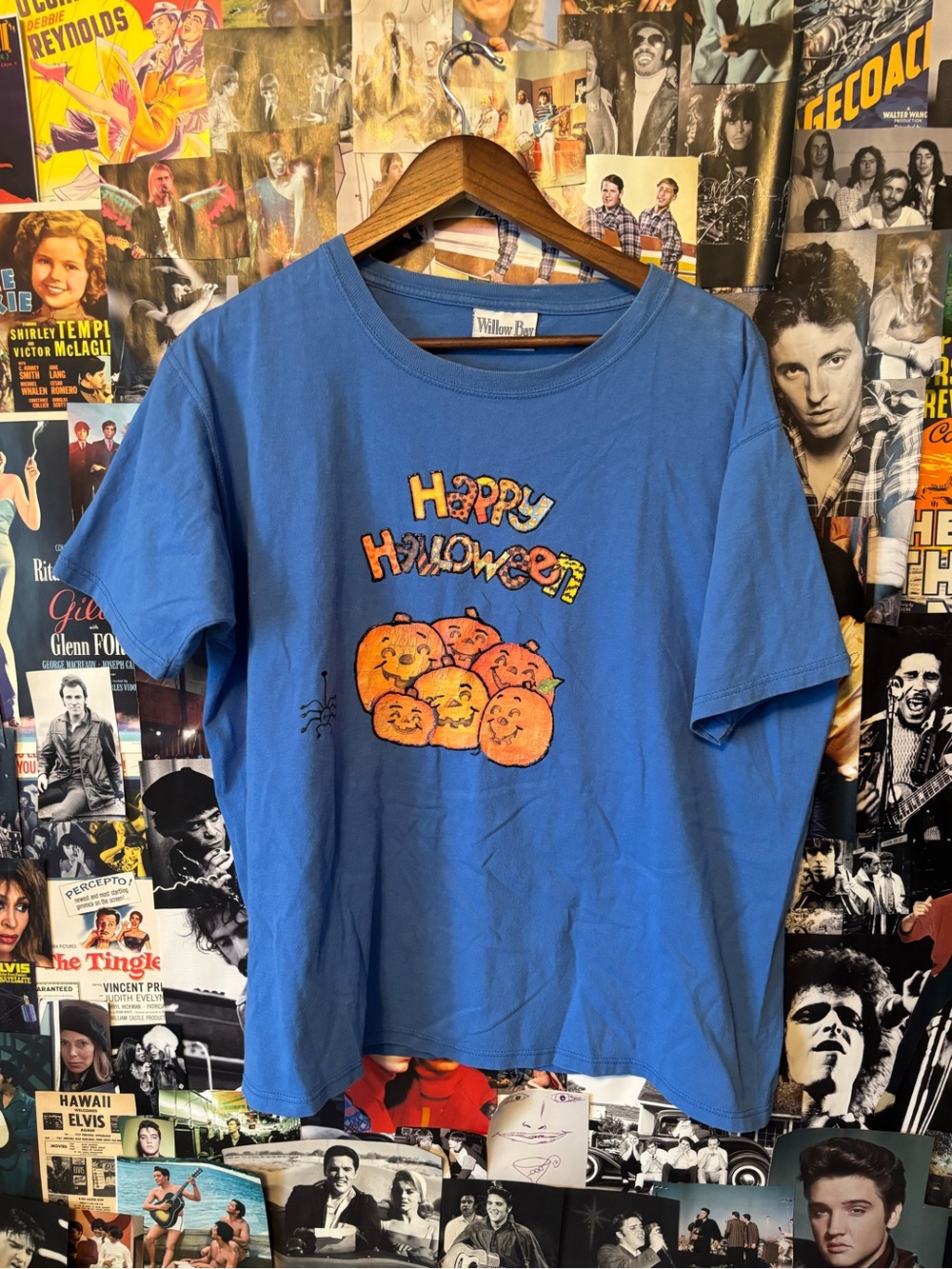 Willow Bay Women's Blue 'Happy Halloween' Short Sleeve Graphic Tee